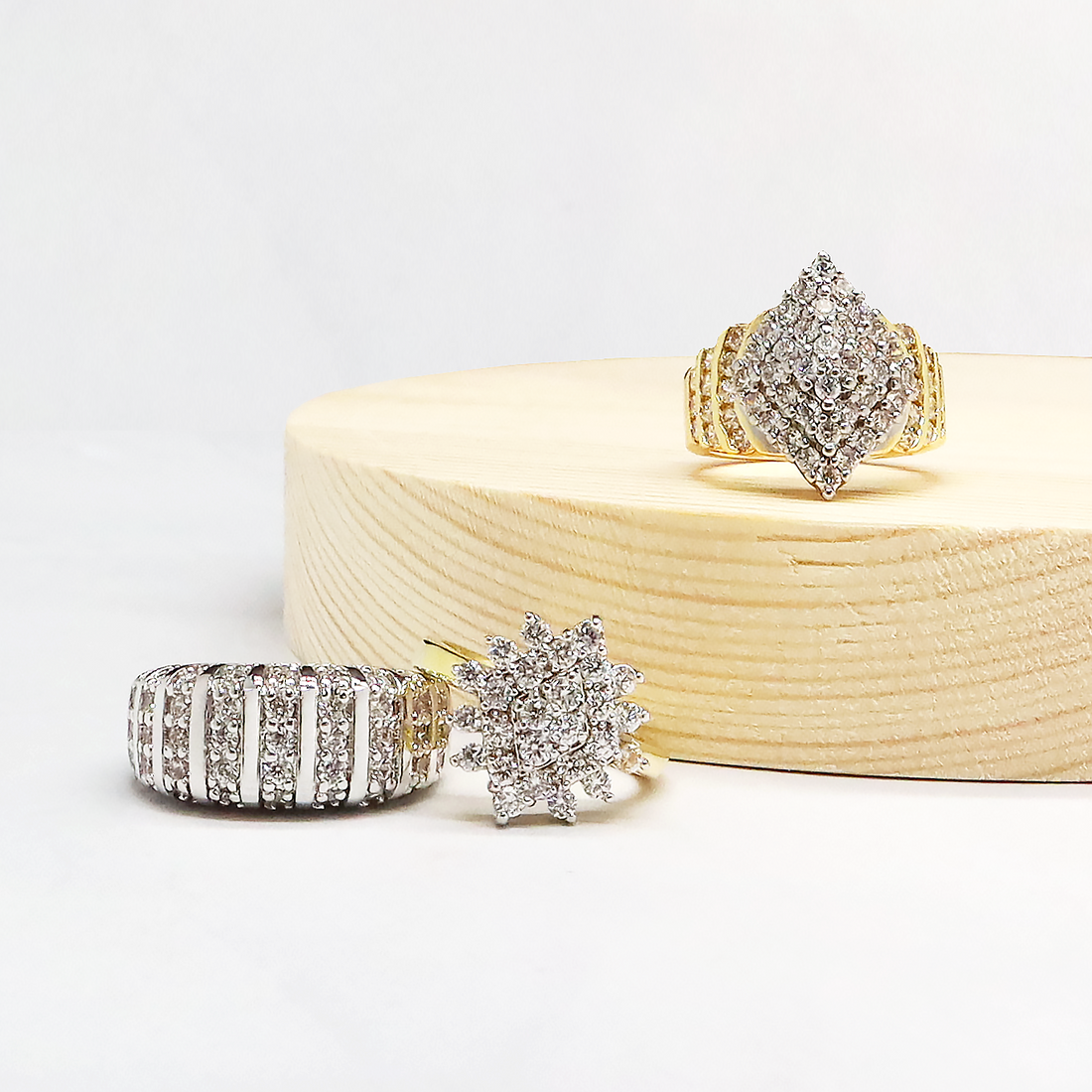  Women's Rings