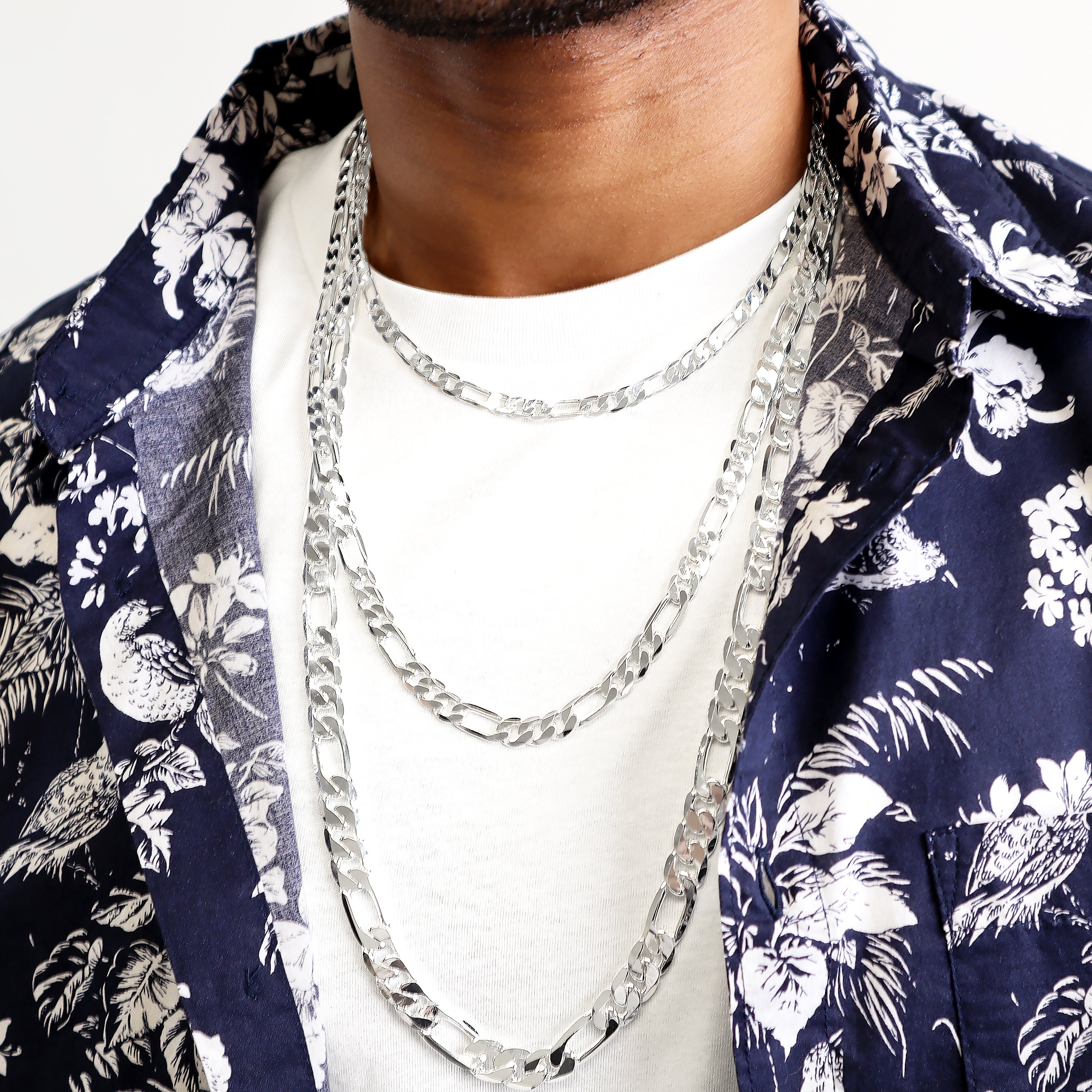 Detailed original silver Figaro chain necklace links