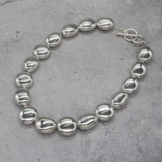 Women's Metal Pebble Necklace in Silver Plated 19"