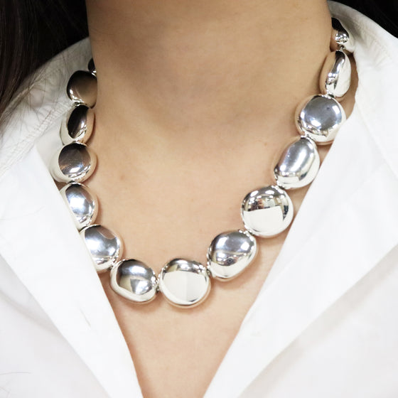 Women's Metal Pebble Necklace in Silver Plated 18"