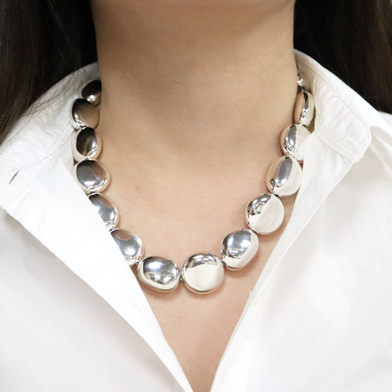 Women's Metal Pebble Necklace in Silver Plated 18"